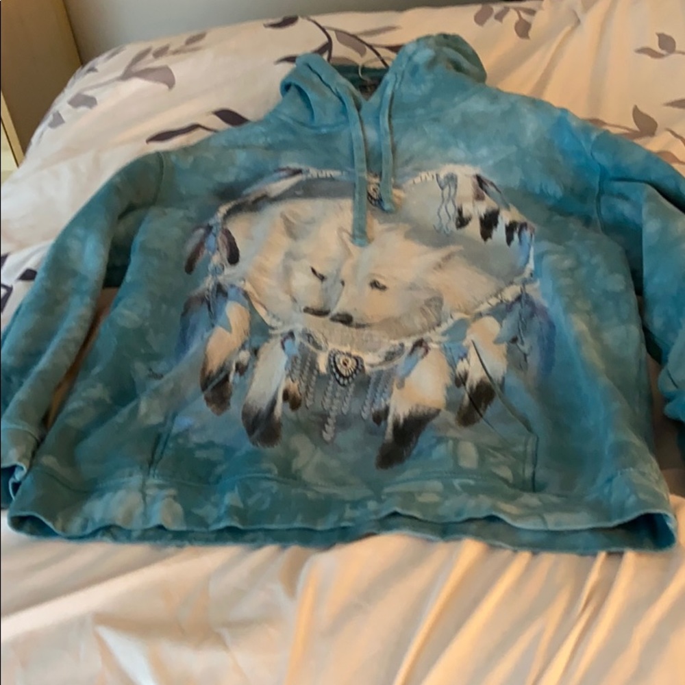 White wolf heart sweatshirt